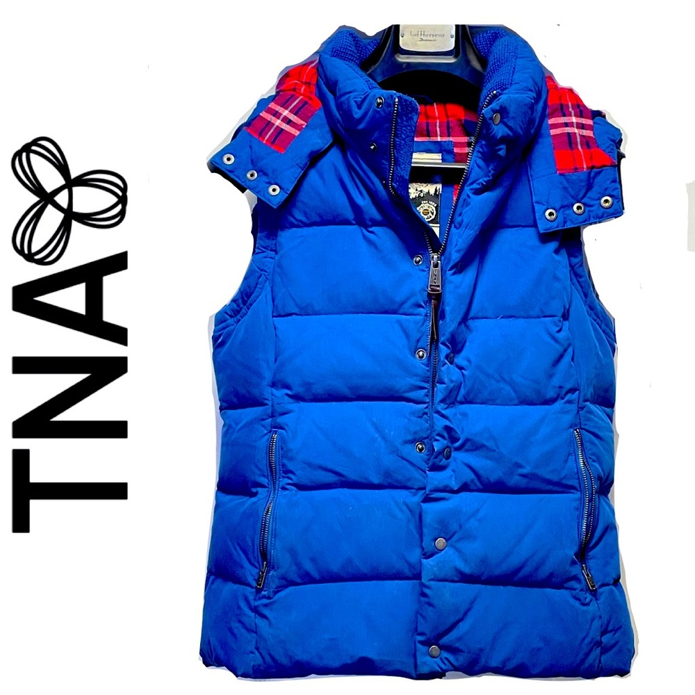 TNA/Aritzia Puff Vest